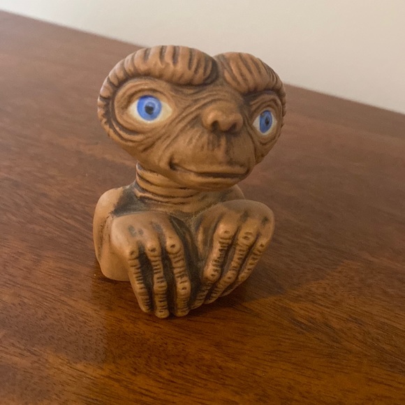 Avon Art Avon Universal City Studios Et Ceramic Planter Decoration